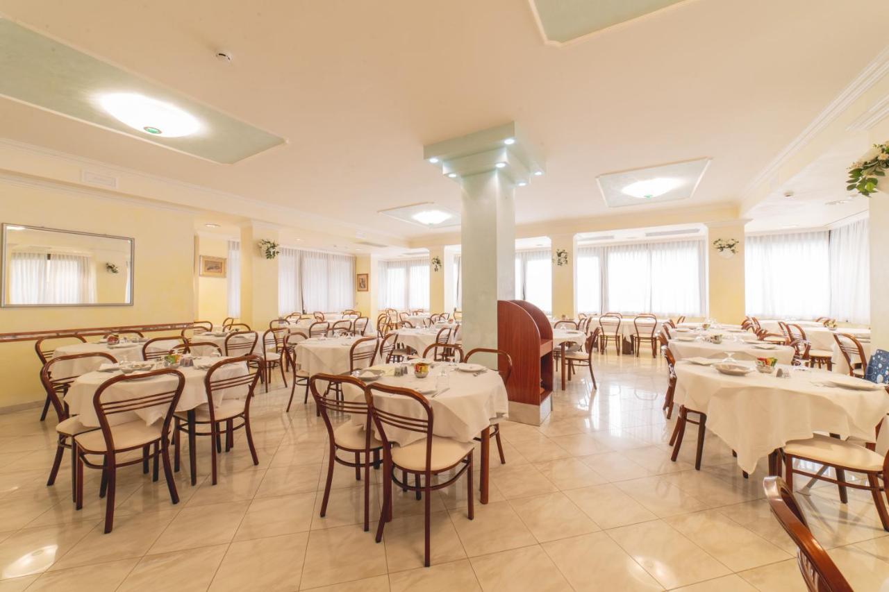 Hotel Cavalli Cattolica Exteriér fotografie